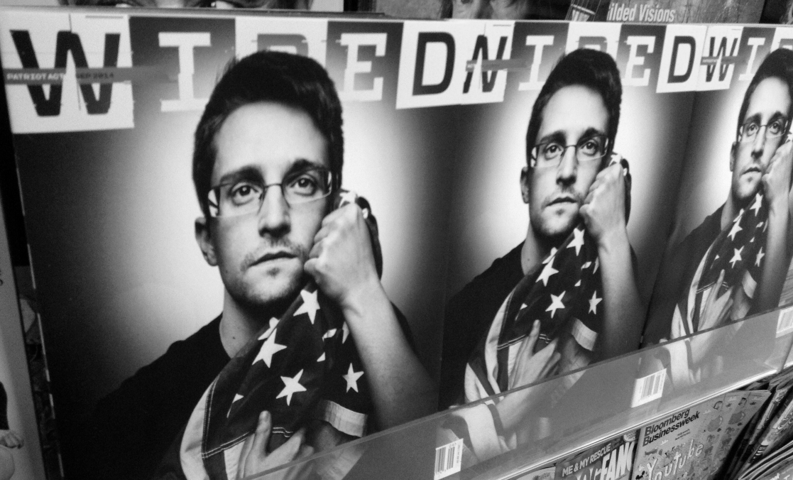 Afbeelding gebaseerd op Edward Snowden van Mike Mozart (licentie: CC BY 2.0)